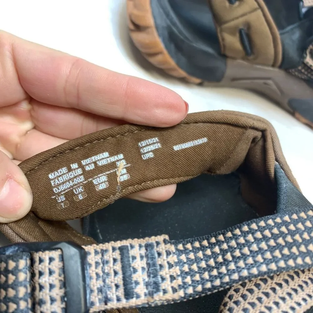 Nike oneonta strap